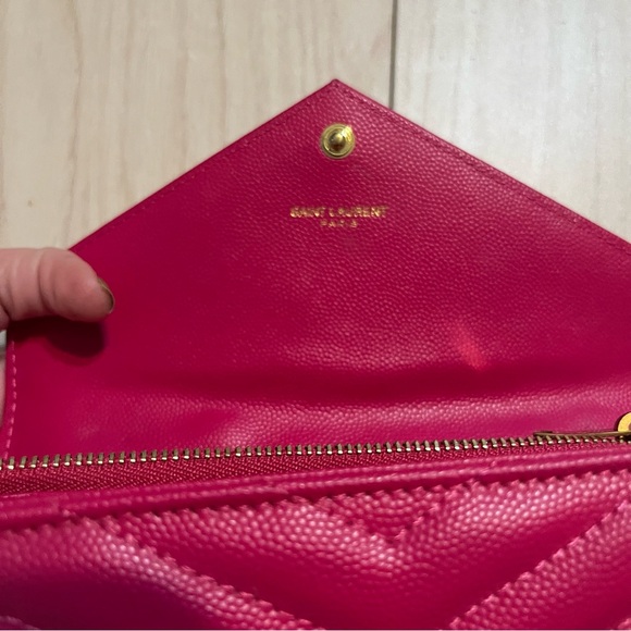 Pink Saint Laurent Red Quilted Leather Wallet - Picture 3 of 8